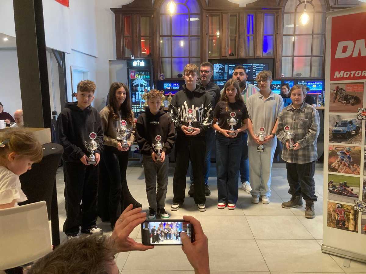 Die geehrten Fahrinnen und Fahrer der Klasse 3 im Jugendkartslalom